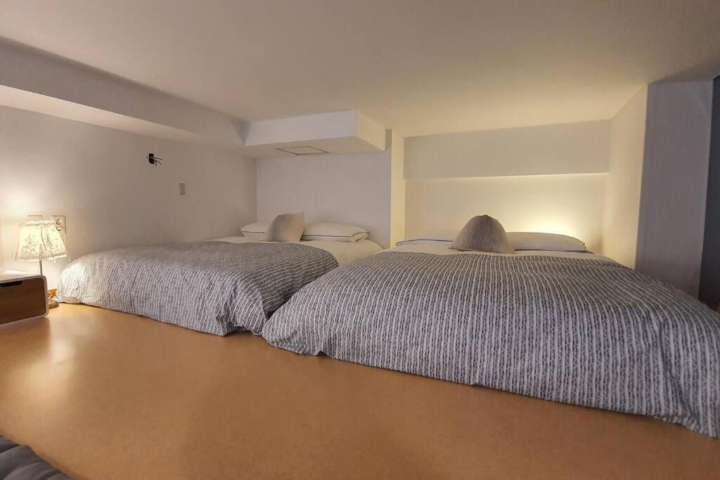 Hongdae Studio Duplex #6 Cozy Netflix Seoul
