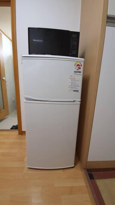 Hongdae Studio Duplex #6 Cozy Netflix Apartment